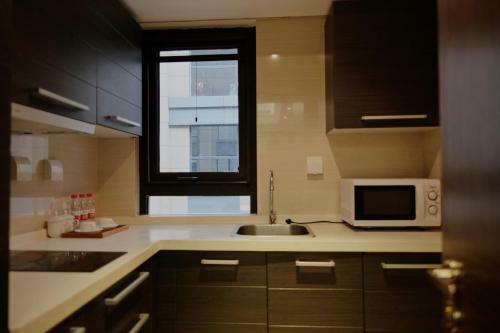 Ring Service Apartment No.8 On The East