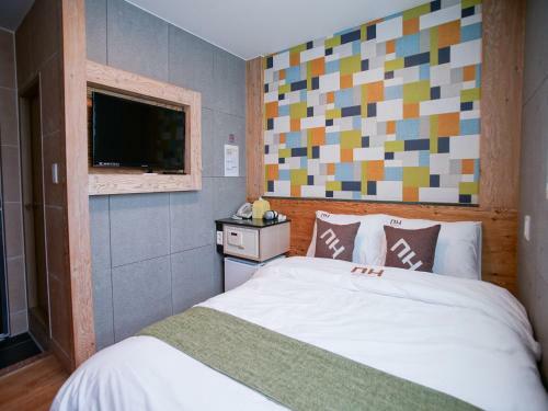 Hostal D.h Sinchon Guesthouse