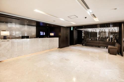 Sunshine Hotel