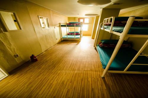 Hostal Kimchee Sinchon Guesthouse