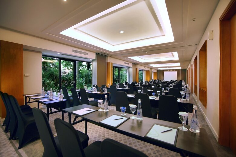 Hotel Aston At Kuningan Suites