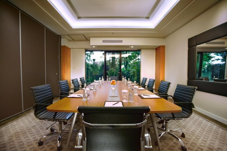 Hotel Aston At Kuningan Suites