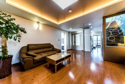 Hotel Sanbangsanae Resort