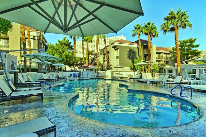 Hotel Desert Rose Resort
