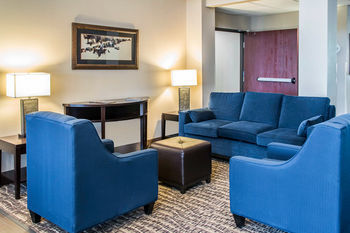 Hotel Comfort Suites I-35 North