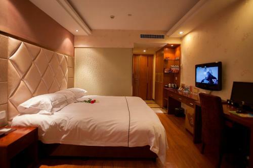 Yiwu Luckbear Hotel