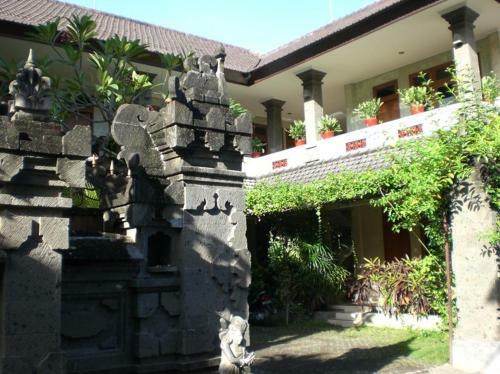 Hostal Puri Bunga Inn
