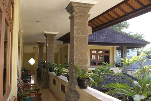 Hostal Puri Bunga Inn