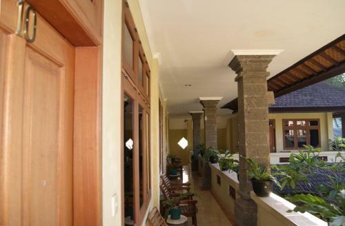 Hostal Puri Bunga Inn