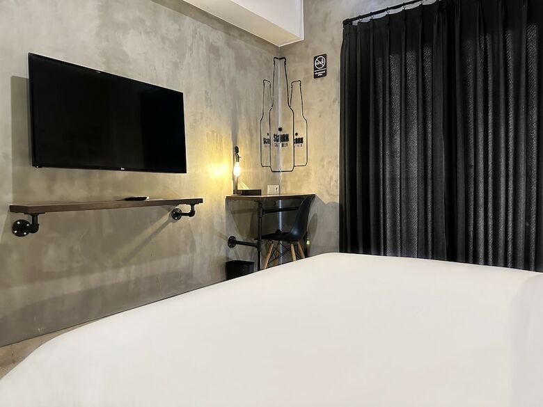 J Boutique Hotel