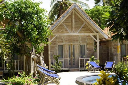 Hostal Coconut Village Guest House