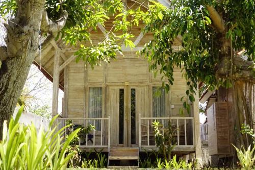 Hostal Coconut Village Guest House
