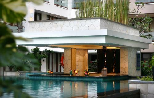 Aparthotel Aston Kuta Hotel And Residence