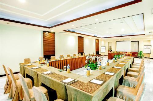 Hotel Rama Beach Resort And Villas