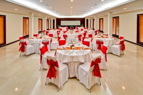 Hotel Rama Beach Resort And Villas