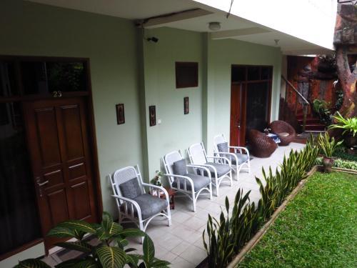 Hostal Enny's Guest House