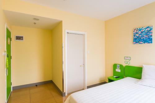 Hotel Hi Inn Dalian Malan Square Branch