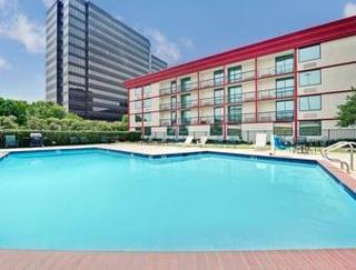 Clarion Hotel Park Central