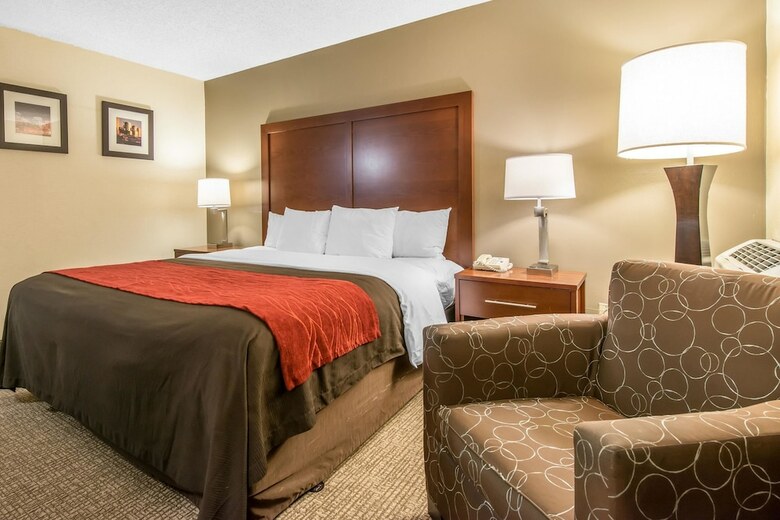Hotel Comfort Inn & Suites