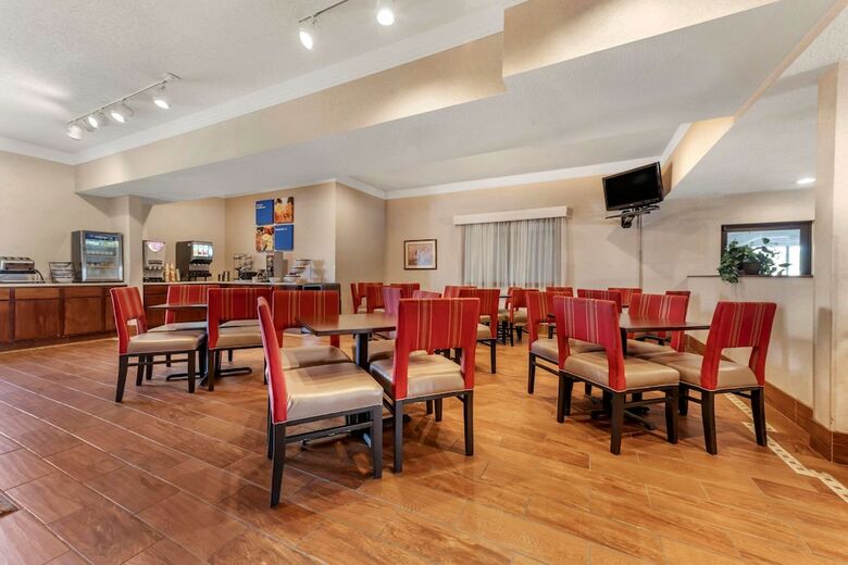 Hotel Comfort Inn & Suites (streetsboro)