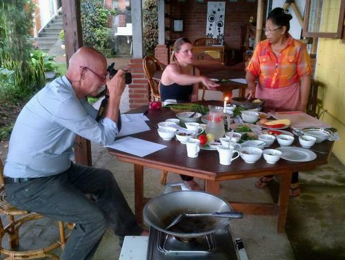 Hostal Karang Sari Guesthouse & Restaurant