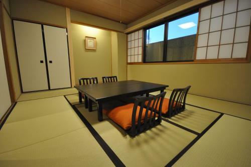 Gion Ryokan Karaku