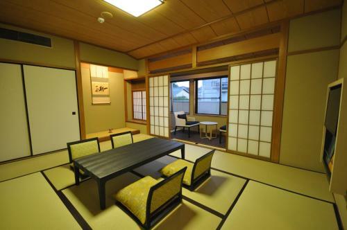 Gion Ryokan Karaku