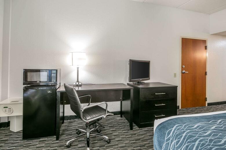 Hotel Comfort Inn West