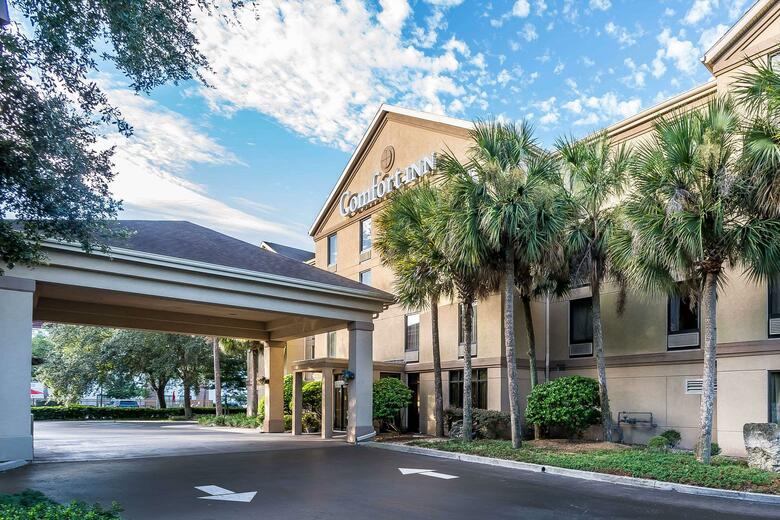Hotel Comfort Inn West