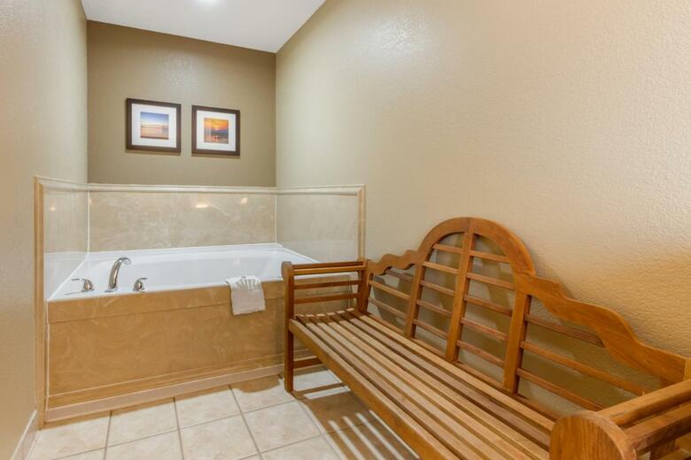 Hotel Comfort Inn & Suites