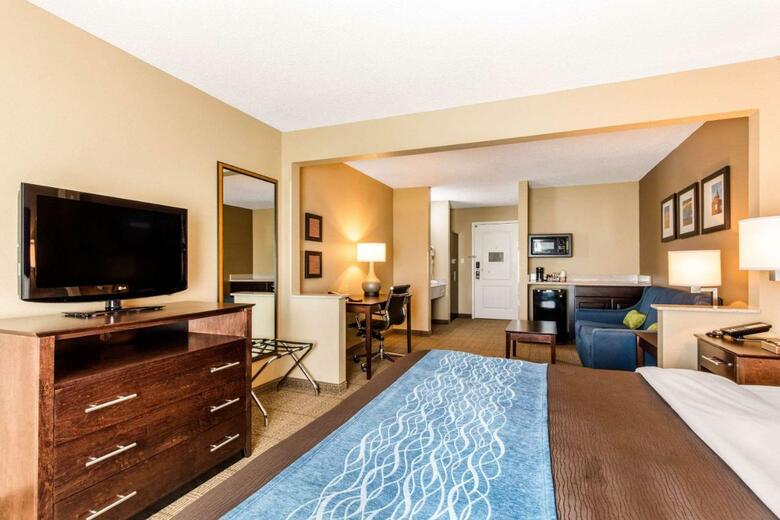 Hotel Comfort Inn & Suites
