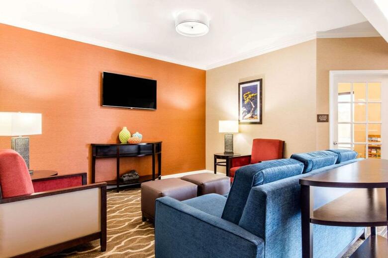 Hotel Comfort Inn & Suites
