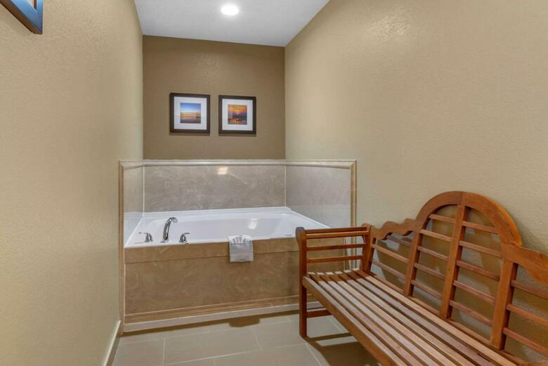 Hotel Comfort Inn & Suites