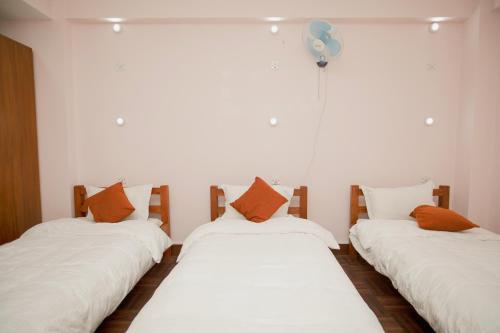 Albergue Famous House