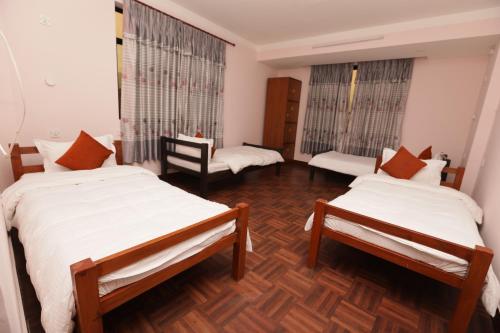 Albergue Famous House