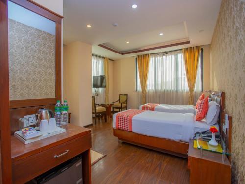 Yellow Pagoda Hotel