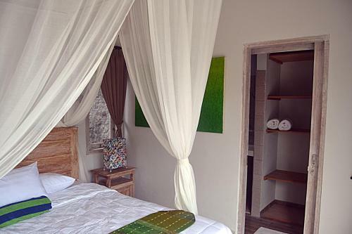 Ratna Villa