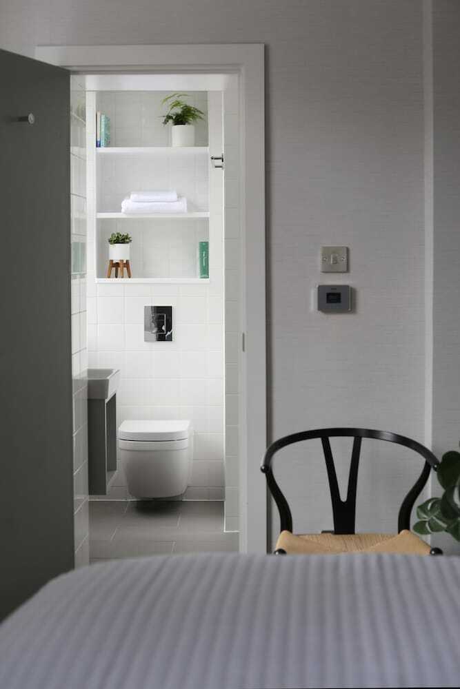 Hotel Inhabit