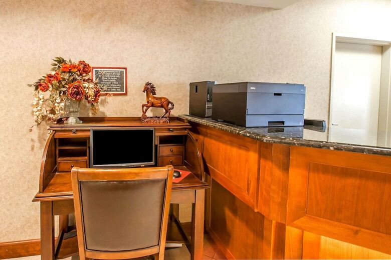 Hotel Comfort Inn & Suites