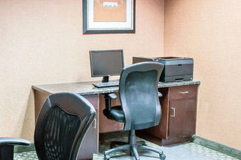Hotel Comfort Suites (durham)