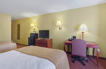 Hotel Quality Inn & Suites