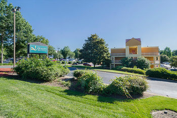 Hotel Quality Inn & Suites