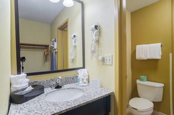 Hotel Quality Inn & Suites
