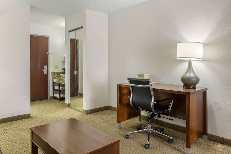 Hotel Comfort Inn