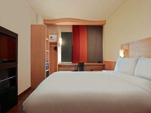 Hotel Ibis Makassar City Center