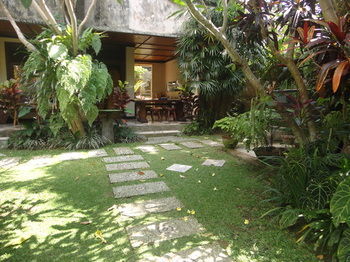 Hostal Frangipani Bungalow