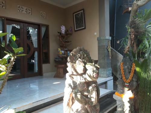 Hostal Adi House Homestay