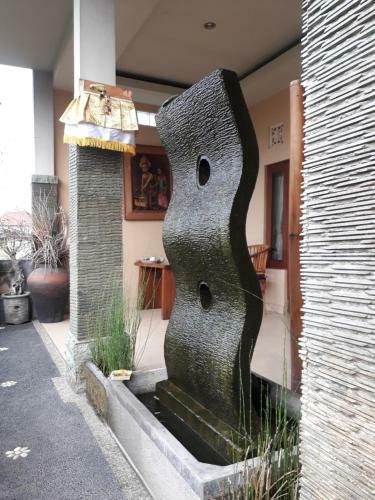Hostal Adi House Homestay