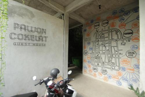 Hostal Pawon Cokelat Guesthouse