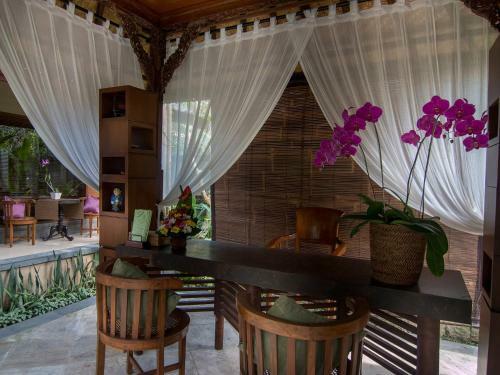 Hotel De Munut Balinese Resort